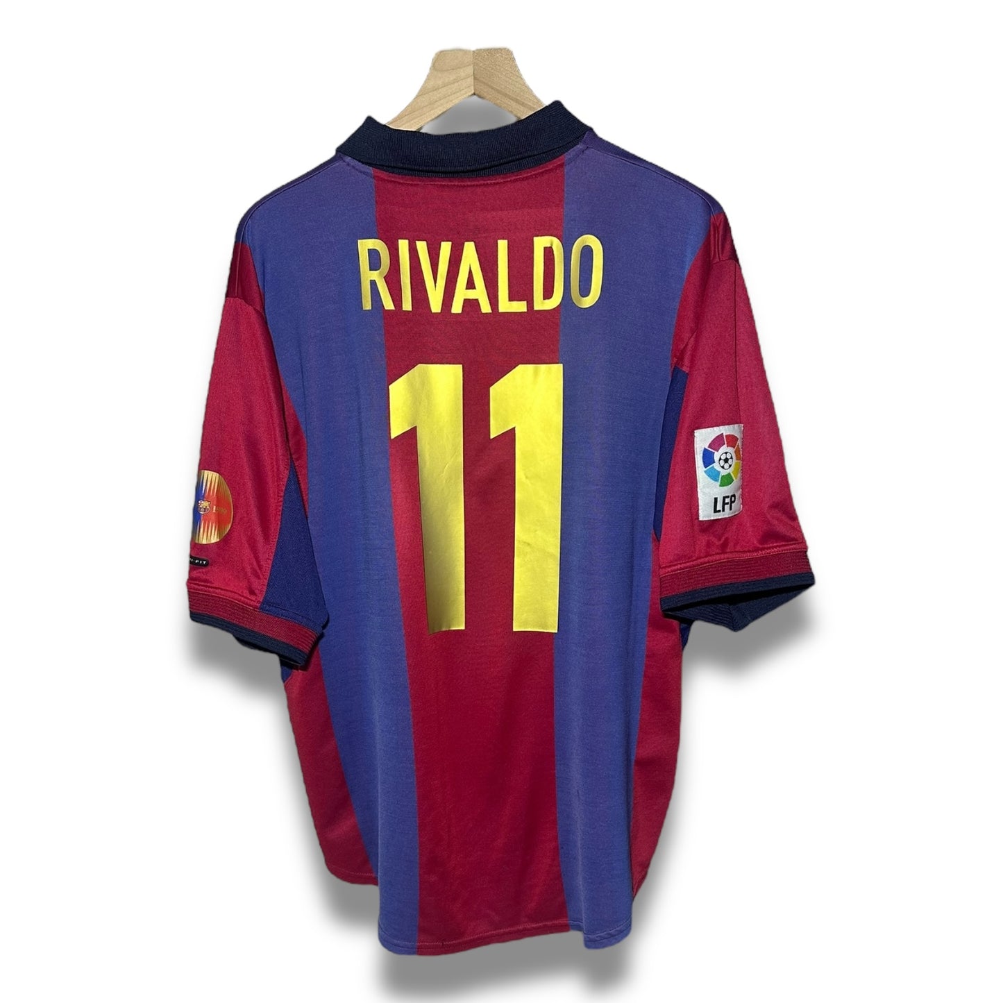 FC Barcelona Nike 2000-2001 Home Rivaldo (XL)